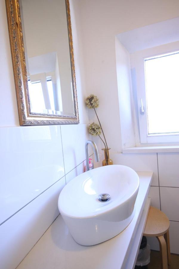 Moderne Studio Apartments Und 4 Zimmer Wohnungen In Oberhausen, Ideal Fuer Geschaeftsreisende Und Monteure Extérieur photo