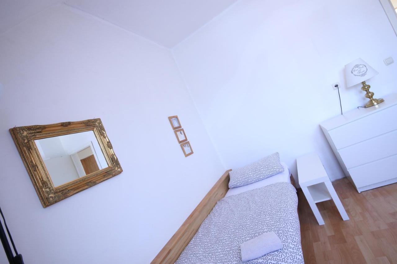 Moderne Studio Apartments Und 4 Zimmer Wohnungen In Oberhausen, Ideal Fuer Geschaeftsreisende Und Monteure Extérieur photo