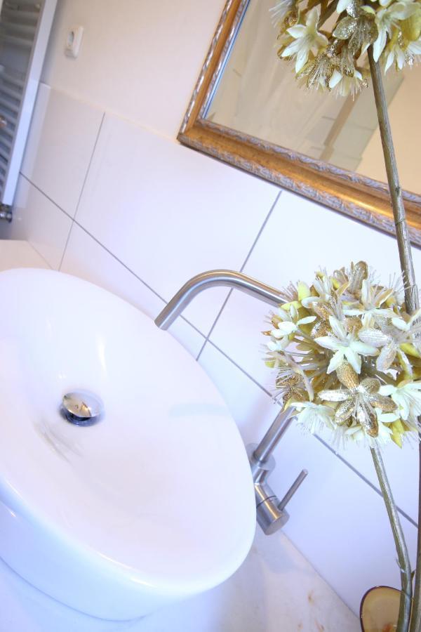 Moderne Studio Apartments Und 4 Zimmer Wohnungen In Oberhausen, Ideal Fuer Geschaeftsreisende Und Monteure Extérieur photo
